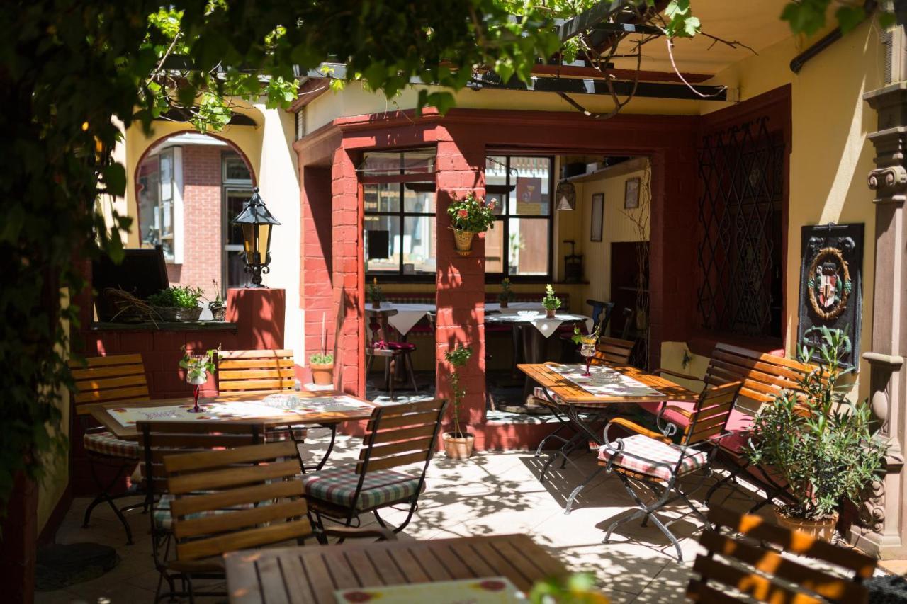 Hotel Reichsschenke Zum Ritter Götz Garni Kröv Exterior foto
