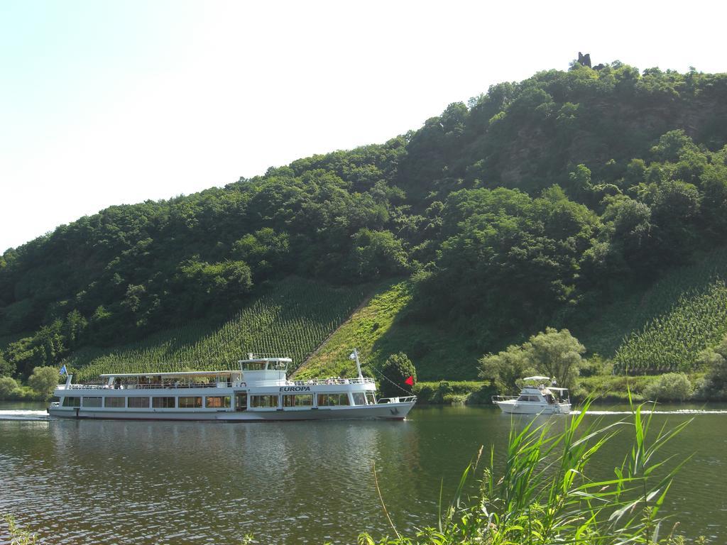 Hotel Reichsschenke Zum Ritter Götz Garni Kröv Exterior foto