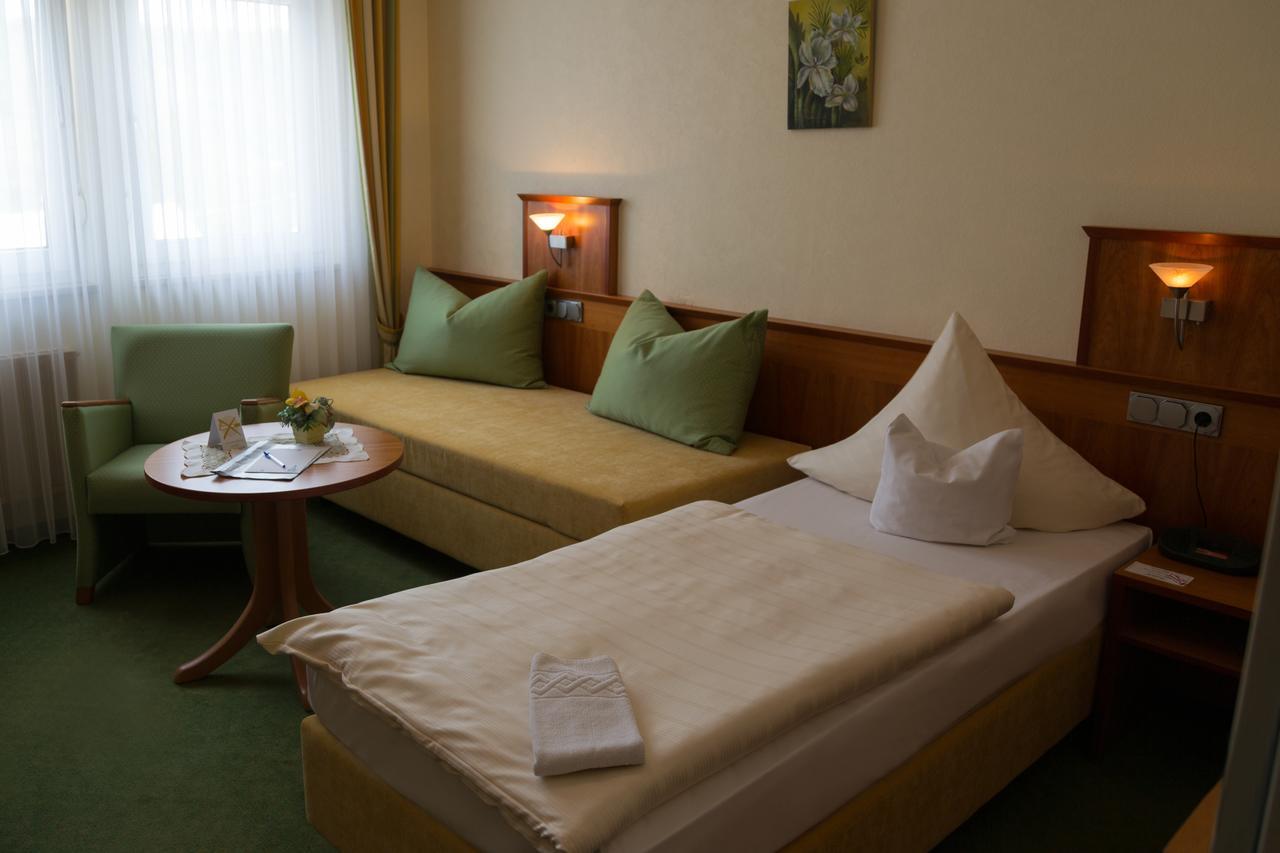 Hotel Reichsschenke Zum Ritter Götz Garni Kröv Exterior foto